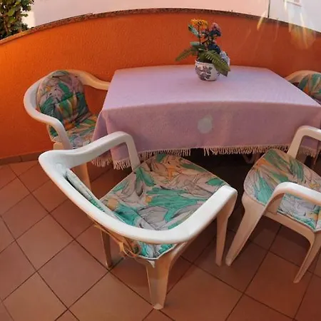 Schosertours Apartamento *